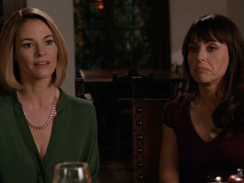 Still of Leisha Hailey and Constance Zimmer in Nauja norma (2012)