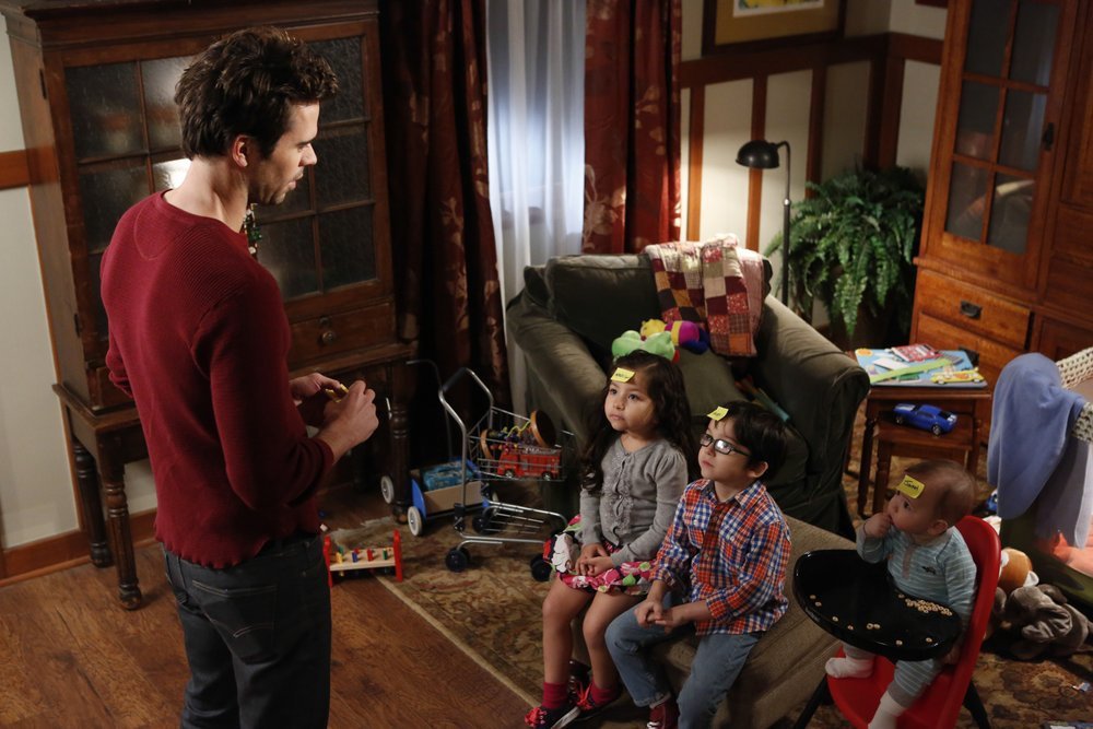 Still of Vivian Zink, David Walton, Ava Davila and Aaron Fernando in About a Boy (2014)