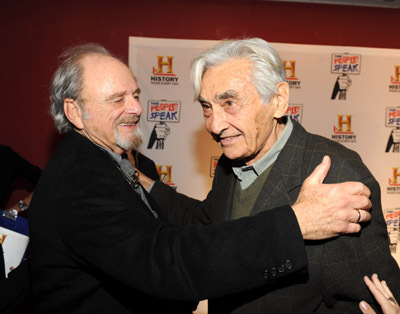 Harris Yulin and Howard Zinn at event of The People Speak (2009)