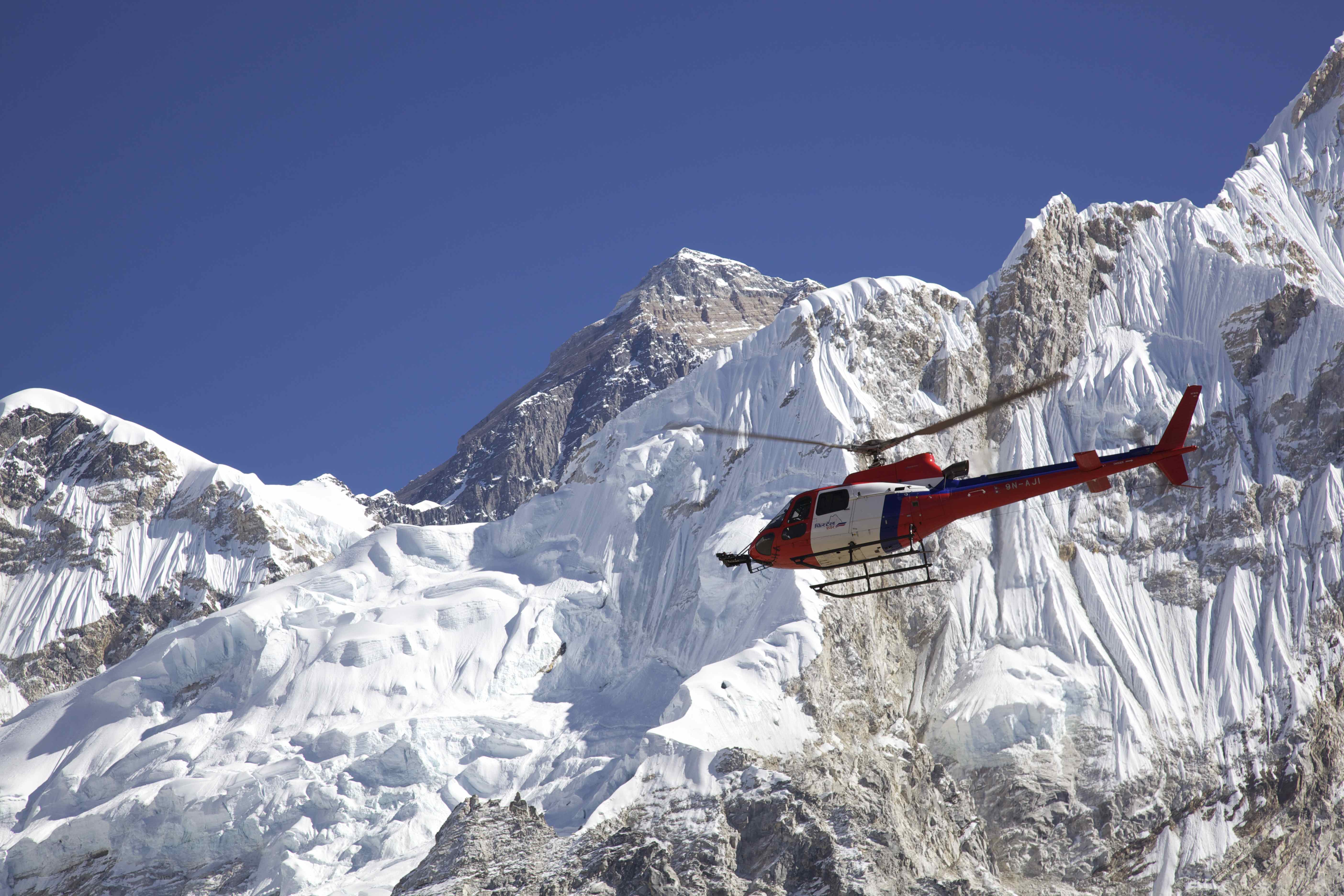 Shooting 3D tests on Mount Everest. Flying up to 7300 m!