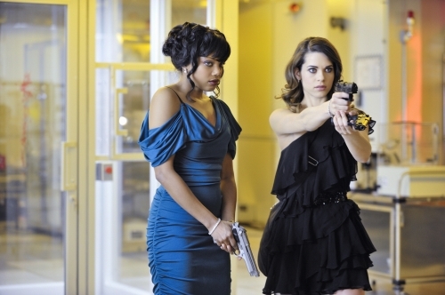 Still of Lyndsy Fonseca and Tiffany Hines in Nikita (2010)