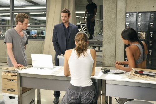 Still of Shane West, Lyndsy Fonseca, Ashton Holmes and Tiffany Hines in Nikita (2010)