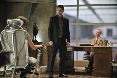 Still of Xander Berkeley, Shane West and Lyndsy Fonseca in Nikita (2010)