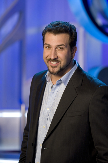 Still of Joey Fatone in The Singing Bee (2007)