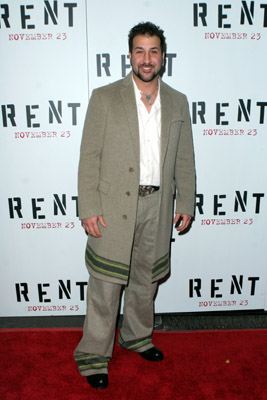 Joey Fatone at event of Rent (2005)