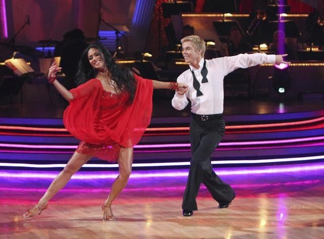 Still of Nicole Scherzinger and Derek Hough in Dancing with the Stars (2005)