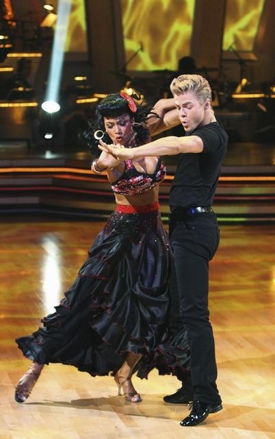 Still of Nicole Scherzinger and Derek Hough in Dancing with the Stars (2005)