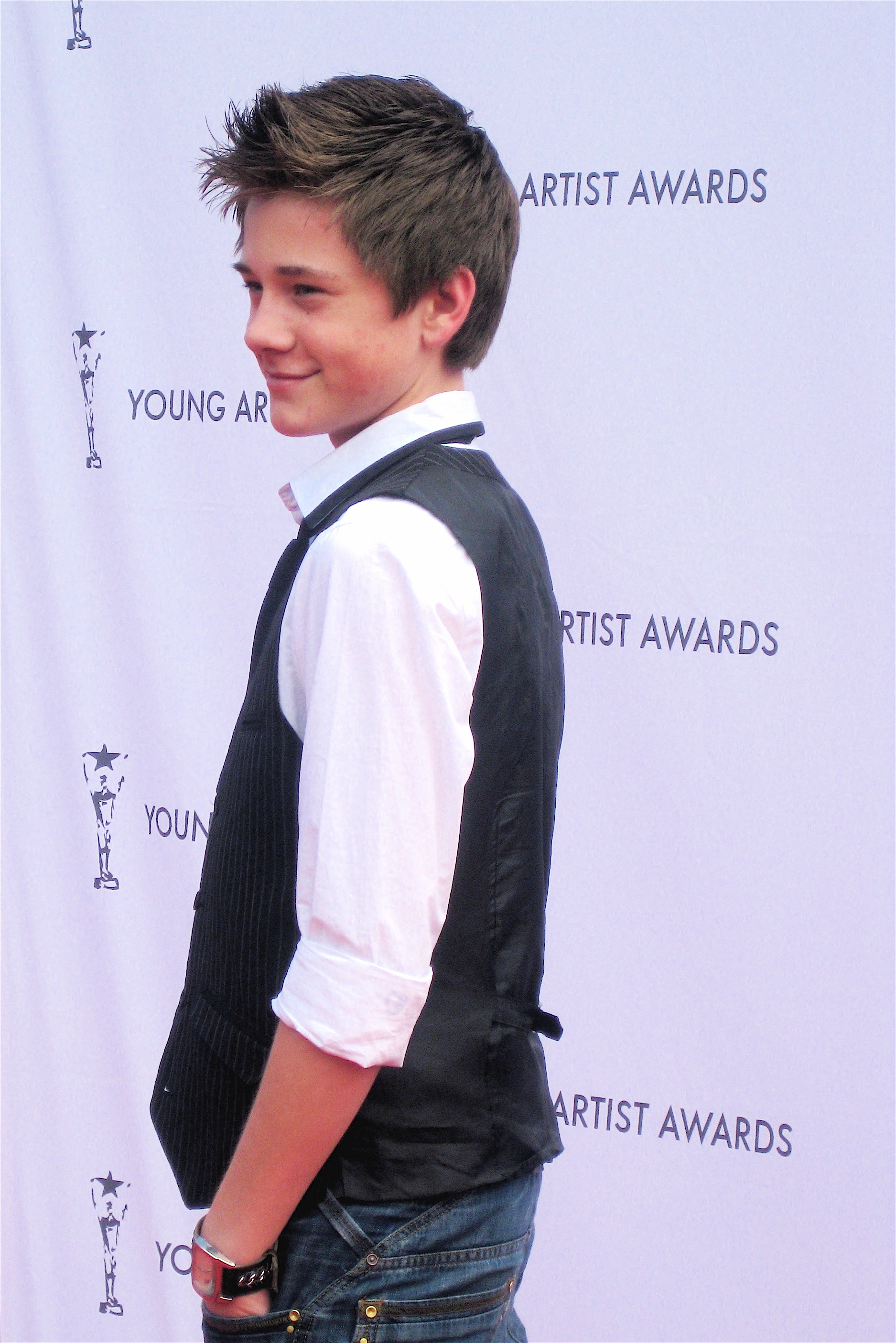 Luke Benward on the red carpet at the 30th Annual Young Artist Awards 2009