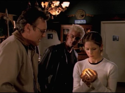 Still of Sarah Michelle Gellar, Anthony Head and James Marsters in Vampyru zudike (1997)