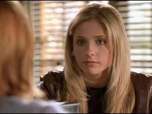 Still of Sarah Michelle Gellar in Vampyru zudike (1997)