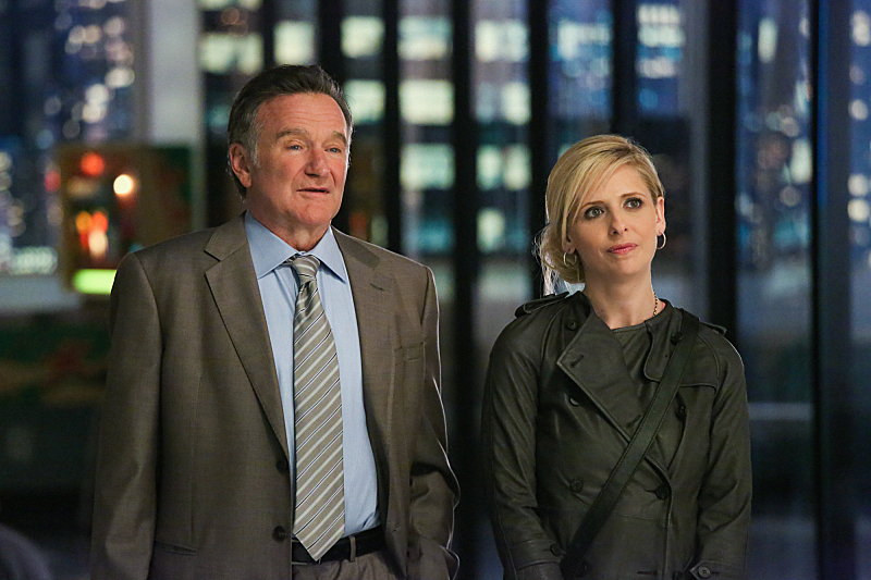 Still of Robin Williams and Sarah Michelle Gellar in The Crazy Ones (2013)