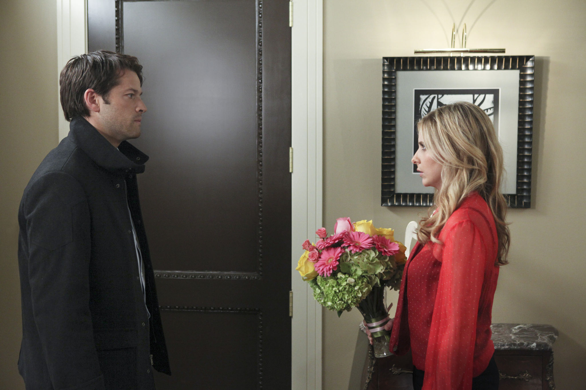 Still of Sarah Michelle Gellar and Misha Collins in Ringer (2011)