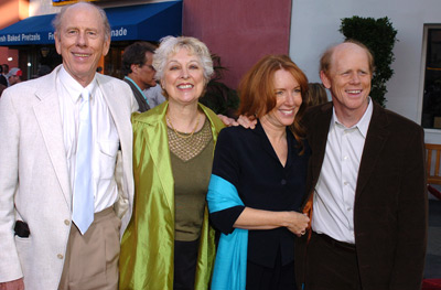 Ron Howard, Cheryl Howard, Rance Howard and Judy Howard at event of Cinderella Man (2005)