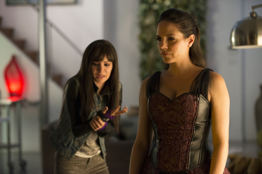 Still of Anna Silk and Ksenia Solo in Lost Girl (2010)