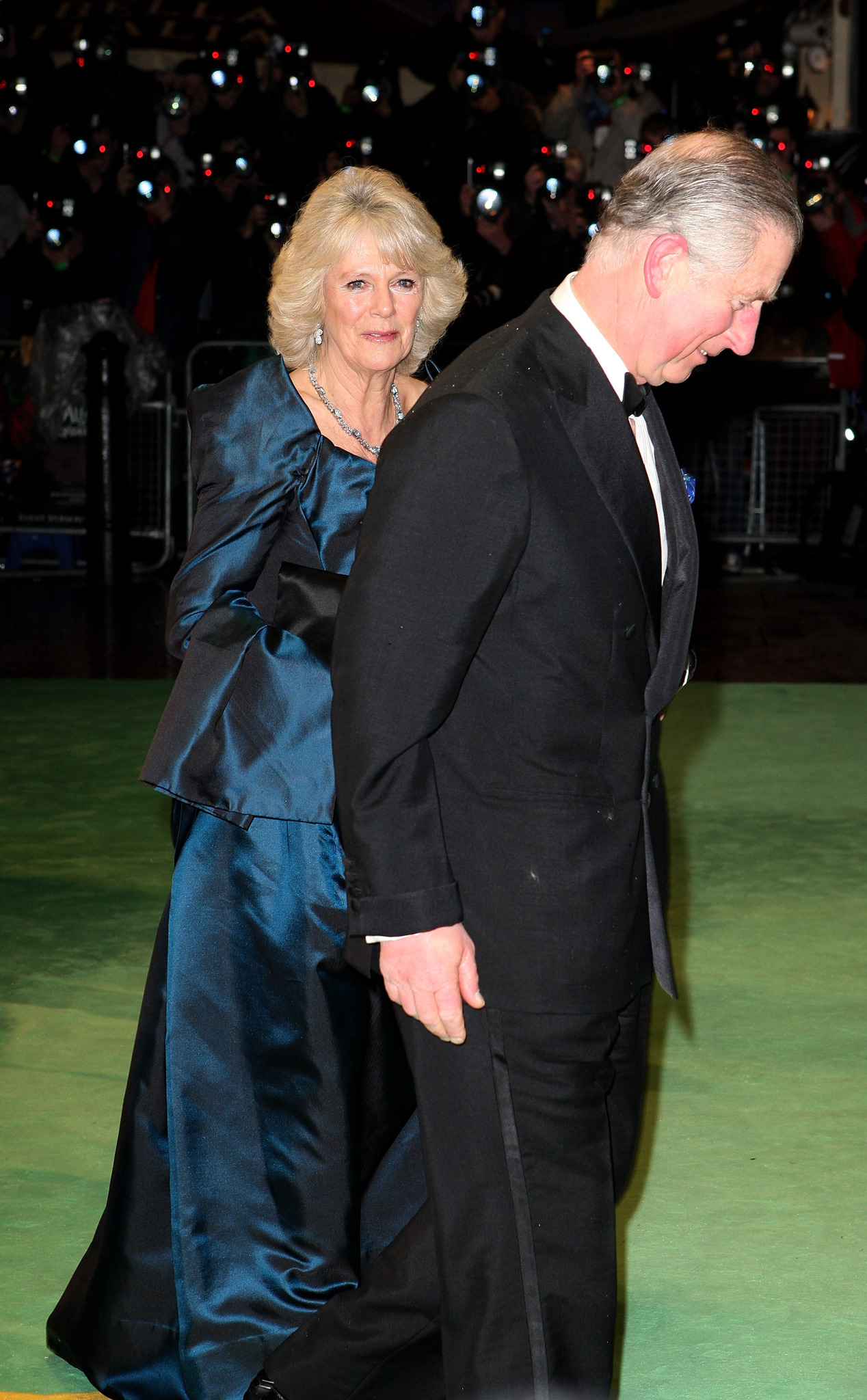 Prince Charles and Camilla Parker-Bowles at event of Alisa stebuklu salyje (2010)