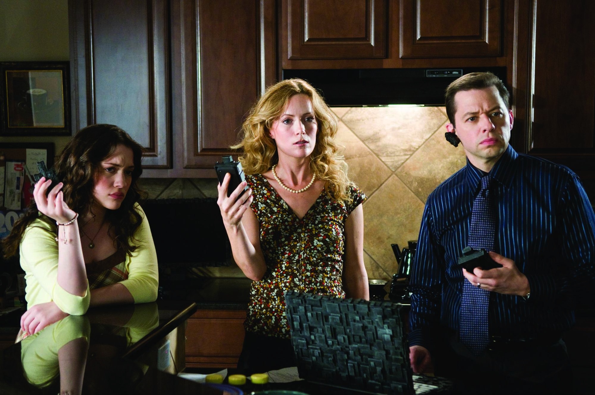 Still of Jon Cryer, Leslie Mann and Kat Dennings in Shorts (2009)