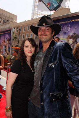 Robert Rodriguez and Kat Dennings at event of Shorts (2009)