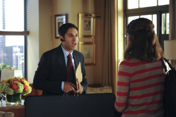 Still of Tina Fey and Maulik Pancholy in 30 Rock (2006)