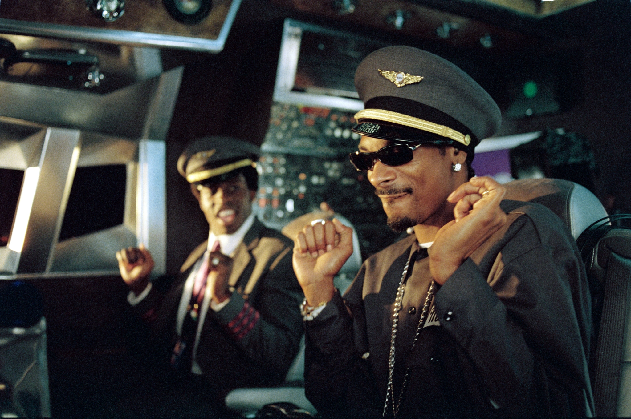 Still of Snoop Dogg and Godfrey in Soul Plane (2004)