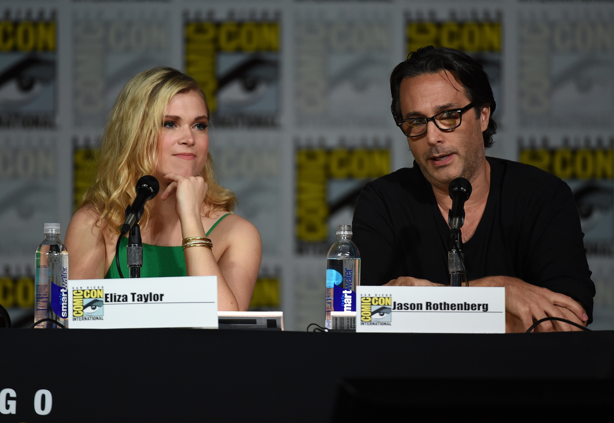 Jason Rothenberg and Eliza Taylor at event of The 100 (2014)