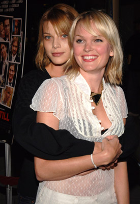 Lauren German and Sunny Mabrey at event of Standing Still (2005)