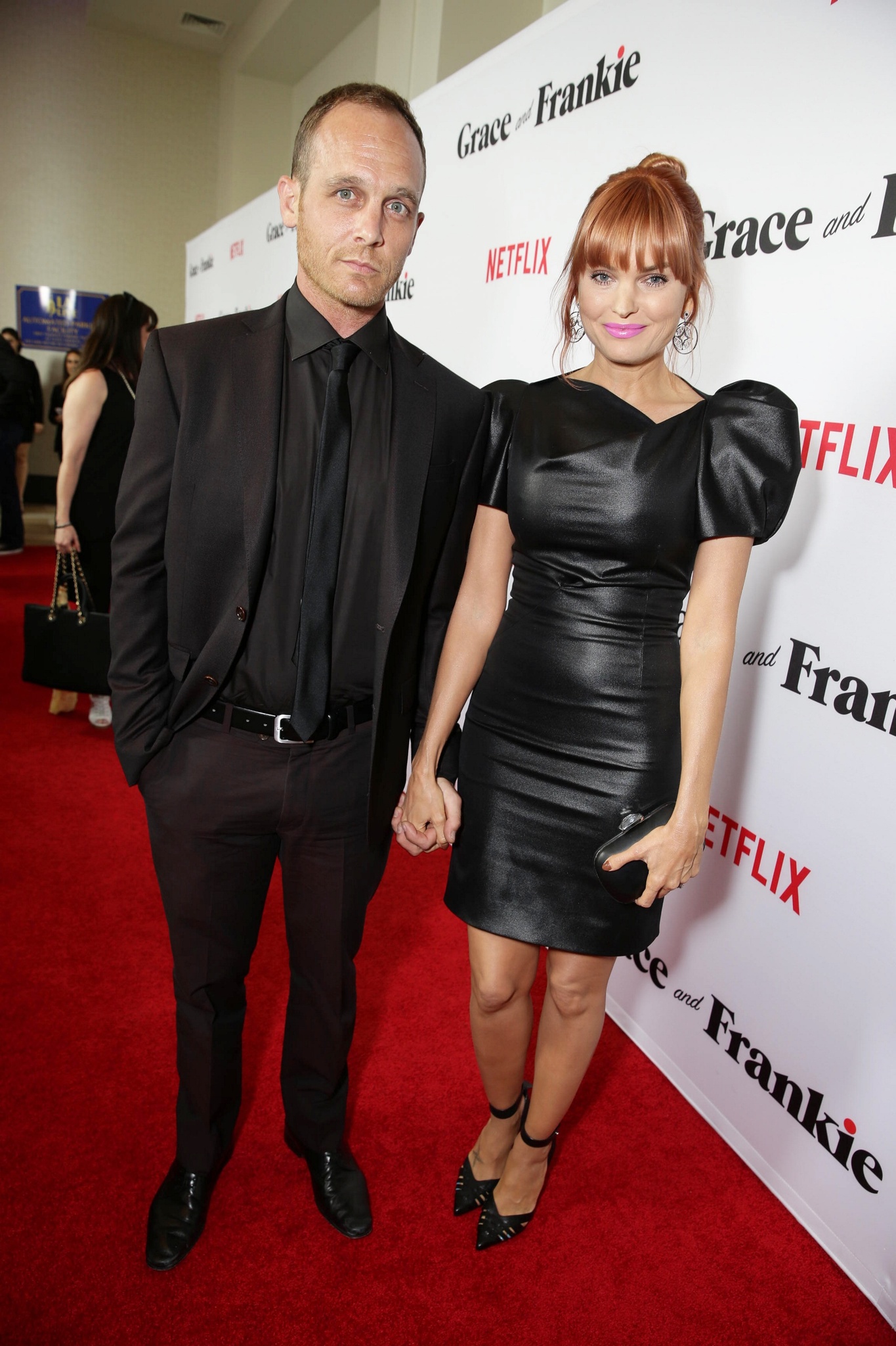 Ethan Embry and Sunny Mabrey at event of Grace and Frankie (2015)
