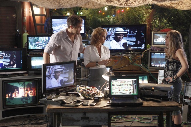 Still of Geoff Stults, Kelly Carlson and Maddie Hasson in The Finder (2012)