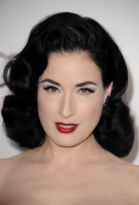 Dita Von Teese at event of Juodoji gulbe (2010)