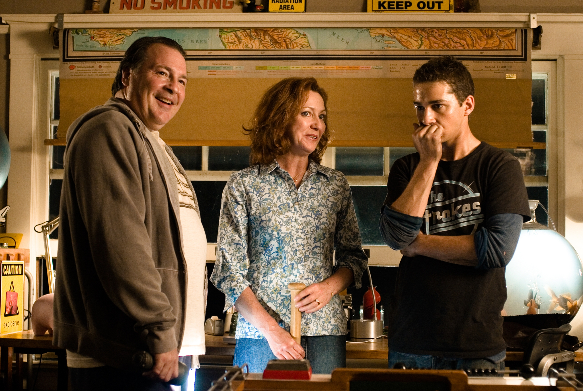 Still of Kevin Dunn, Shia LaBeouf and Julie White in Transformers (2007)