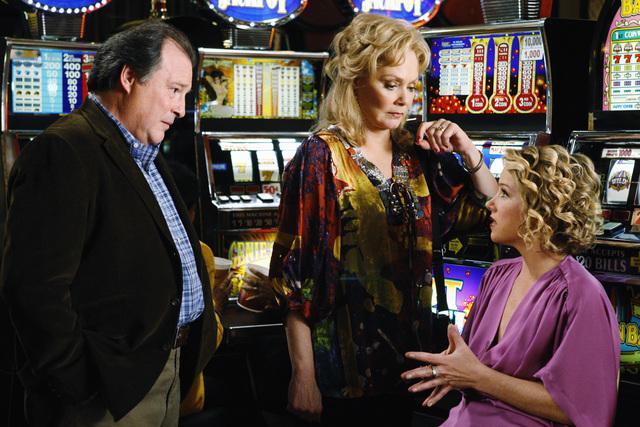 Still of Christina Applegate, Jean Smart and Kevin Dunn in Samantha Who? (2007)