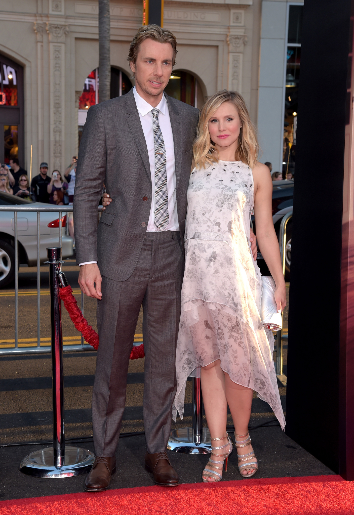 Kristen Bell and Dax Shepard at event of This Is Where I Leave You (2014)