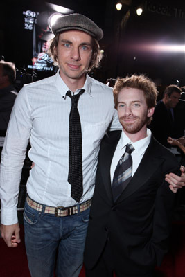 Seth Green and Dax Shepard at event of Seni vilkai (2009)