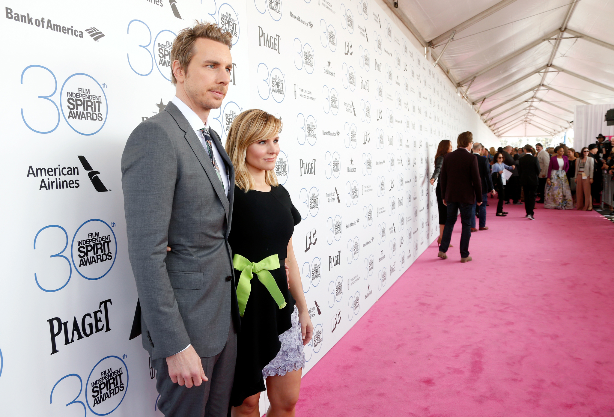 Kristen Bell and Dax Shepard at event of 30th Annual Film Independent Spirit Awards (2015)