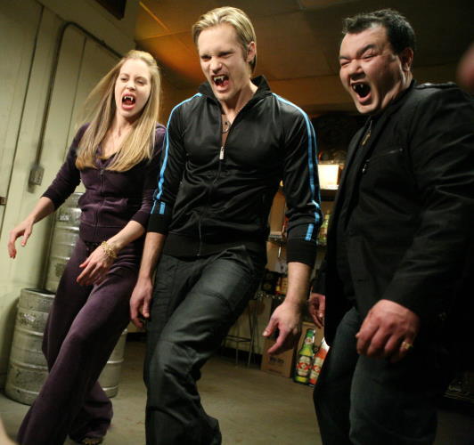 Still of Alexander Skarsgård, Kristin Bauer van Straten and Patrick Gallagher in Tikras kraujas (2008)