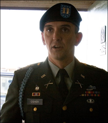 Sean Huze as Captain Jim Osher in director Paul Haggis In the Valley of Elah, a Warner Independent Pictures release.