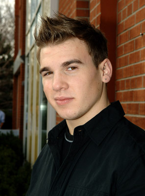 Shane Kippel at event of Degrassi: The Next Generation (2001)