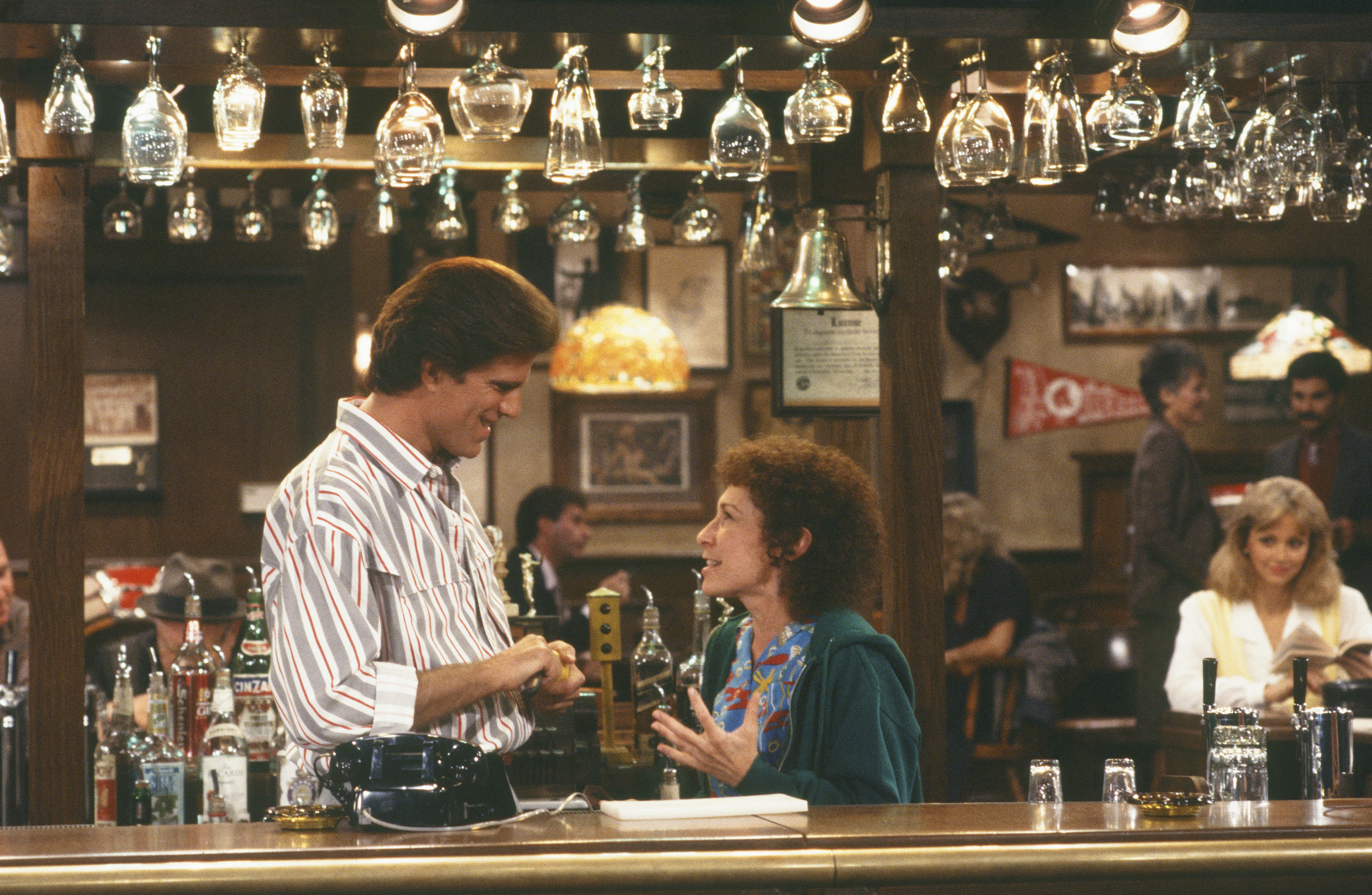 Still of Ted Danson and Rhea Perlman in Cheers (1982)