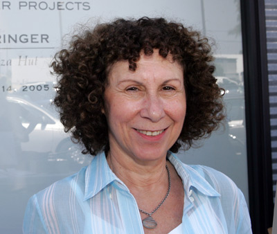 Rhea Perlman