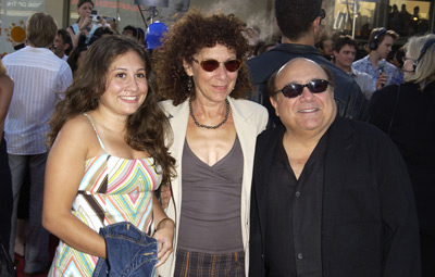 Danny DeVito and Rhea Perlman at event of Terminator 3: Rise of the Machines (2003)