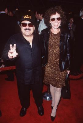 Danny DeVito and Rhea Perlman at event of Out of Sight (1998)