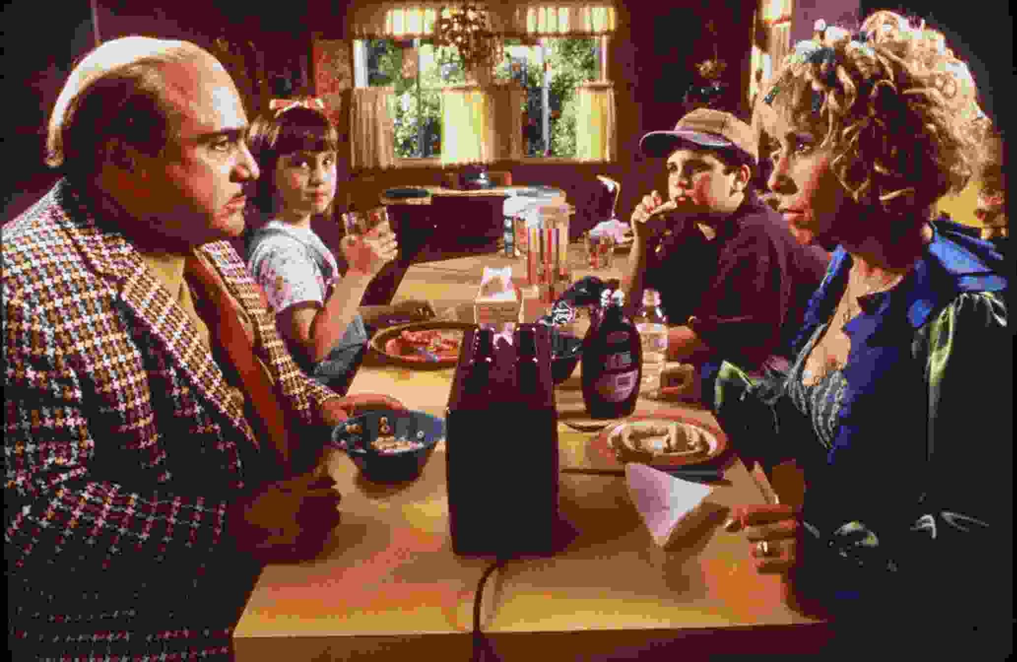 Still of Danny DeVito, Brian Levinson, Rhea Perlman and Mara Wilson in Matilda (1996)