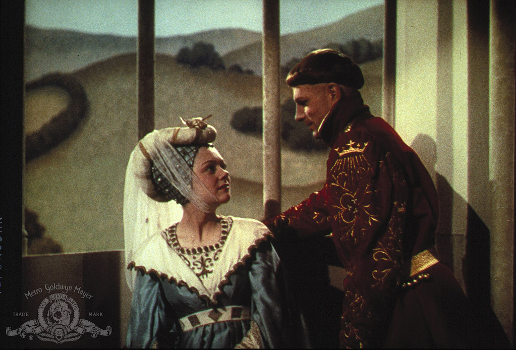 Still of Laurence Olivier and Renée Asherson in The Chronicle History of King Henry the Fift with His Battell Fought at Agincourt in France (1944)