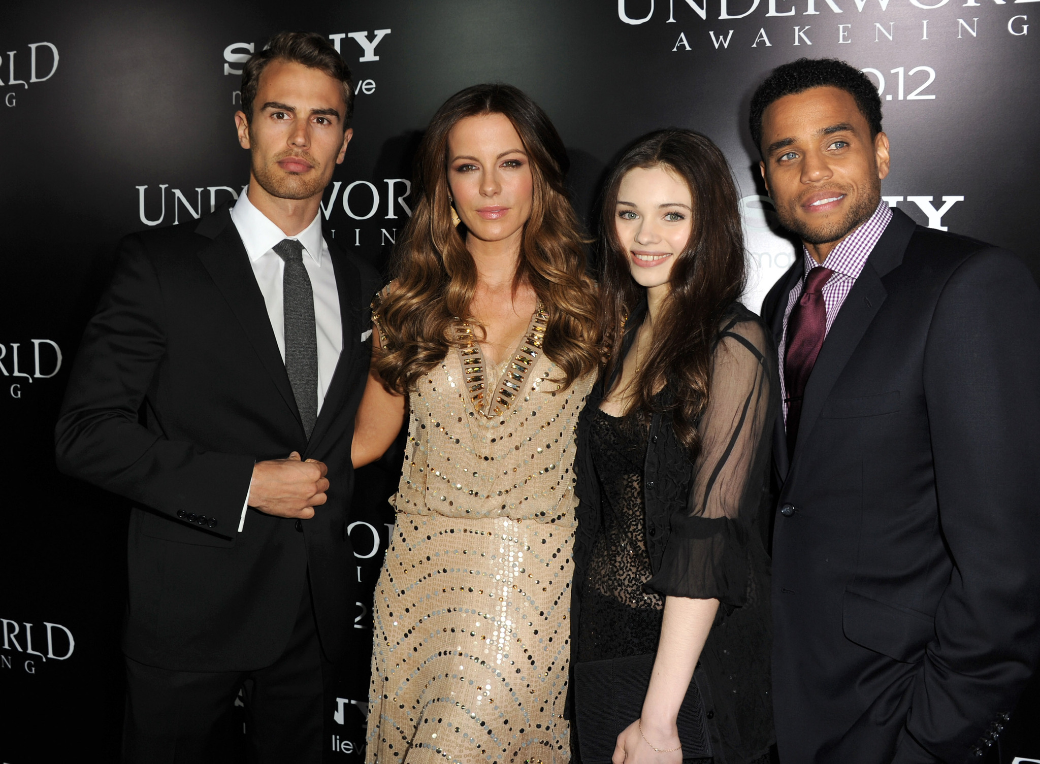 Kate Beckinsale, Michael Ealy, India Eisley and Theo James at event of Kitas pasaulis 4. Pabudimas (2012)