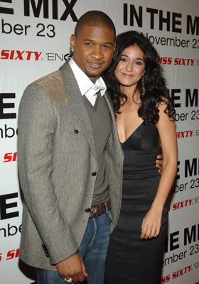Emmanuelle Chriqui and Usher Raymond at event of In the Mix (2005)