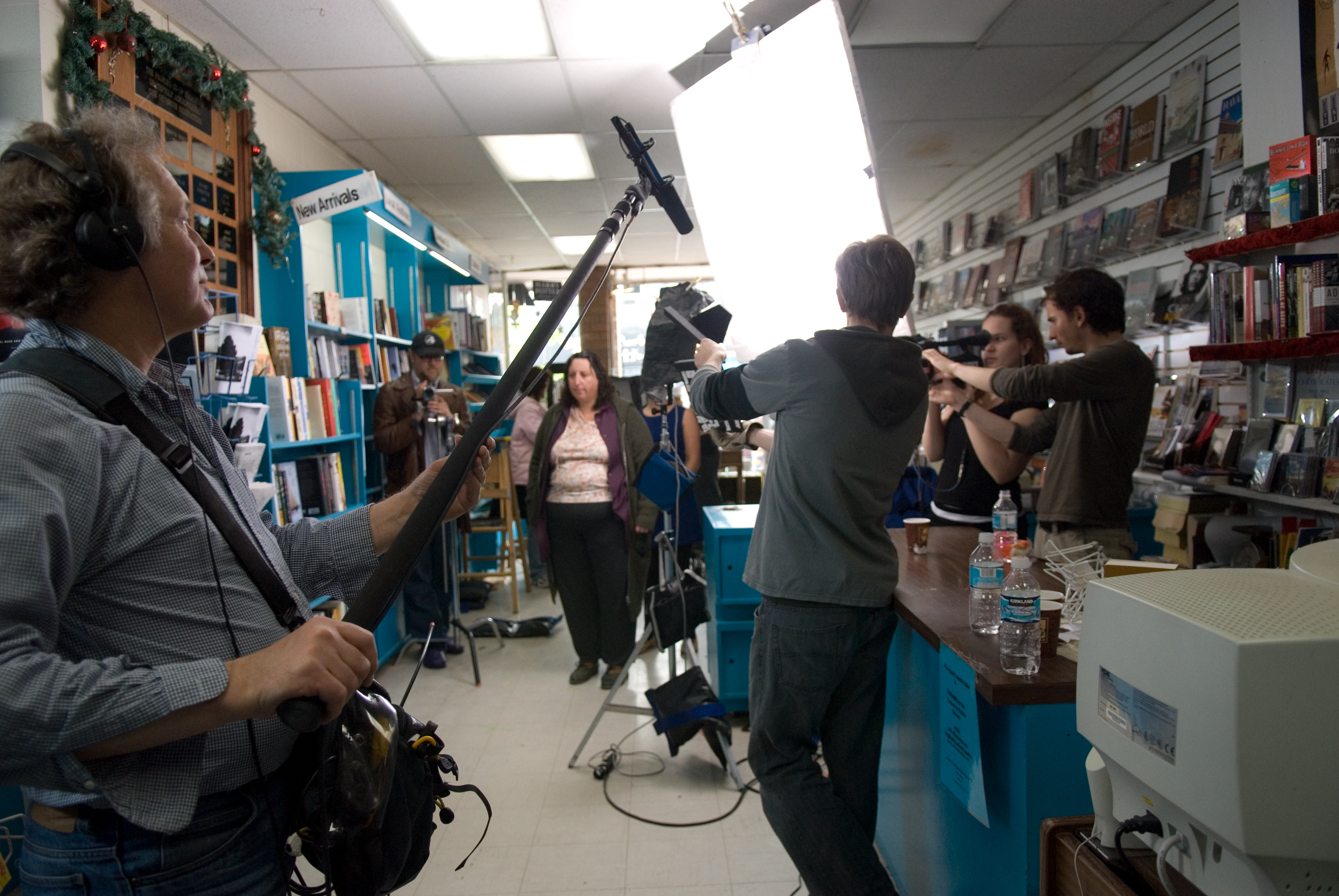 Yvette Dudley-Neuman on the set of EDNA BROWN