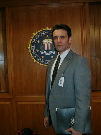 ANTHONY V. CRIVELLO as DET. HENDERSON in 