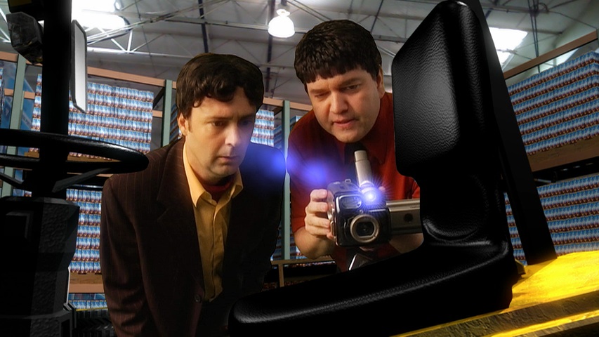 Tom Konkle as Budwin Yacker and Dave Beeler as Reginald Syngen-Smythe in the first 3D live action TV series Safety Geeks : SVI 3D