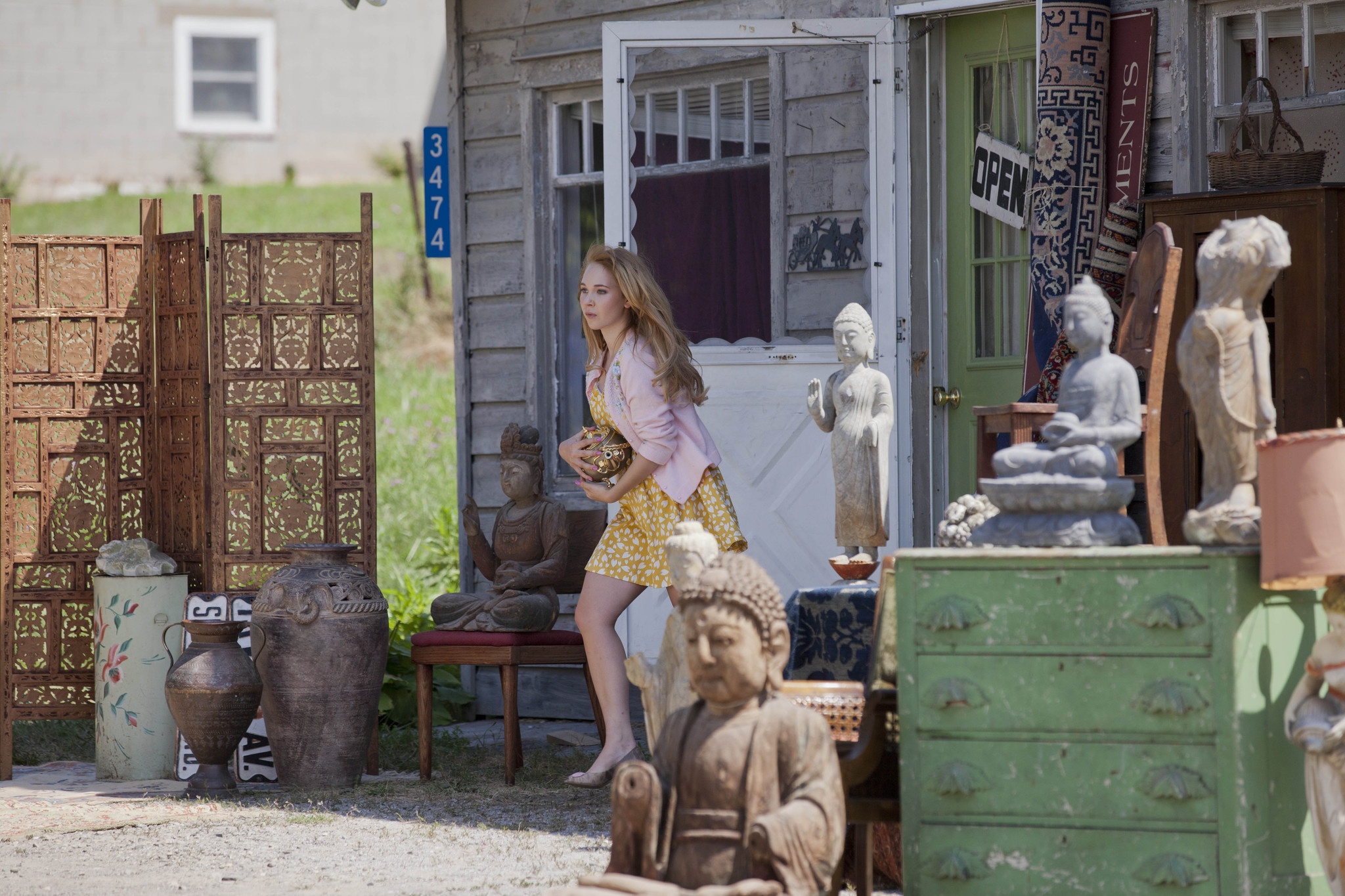 Still of Juno Temple in The Brass Teapot (2012)