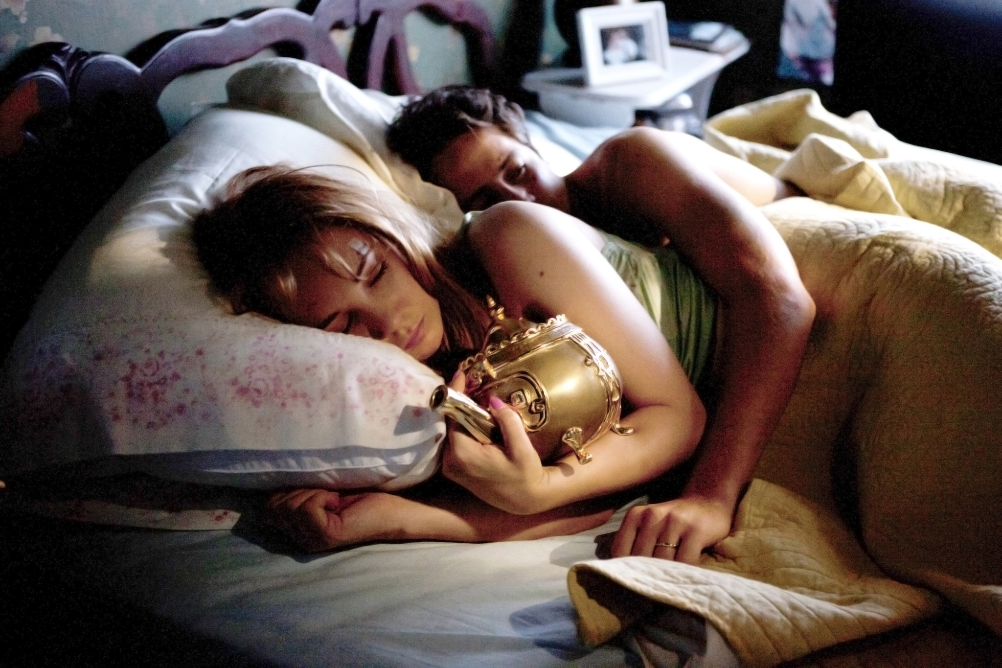 Still of Michael Angarano and Juno Temple in The Brass Teapot (2012)