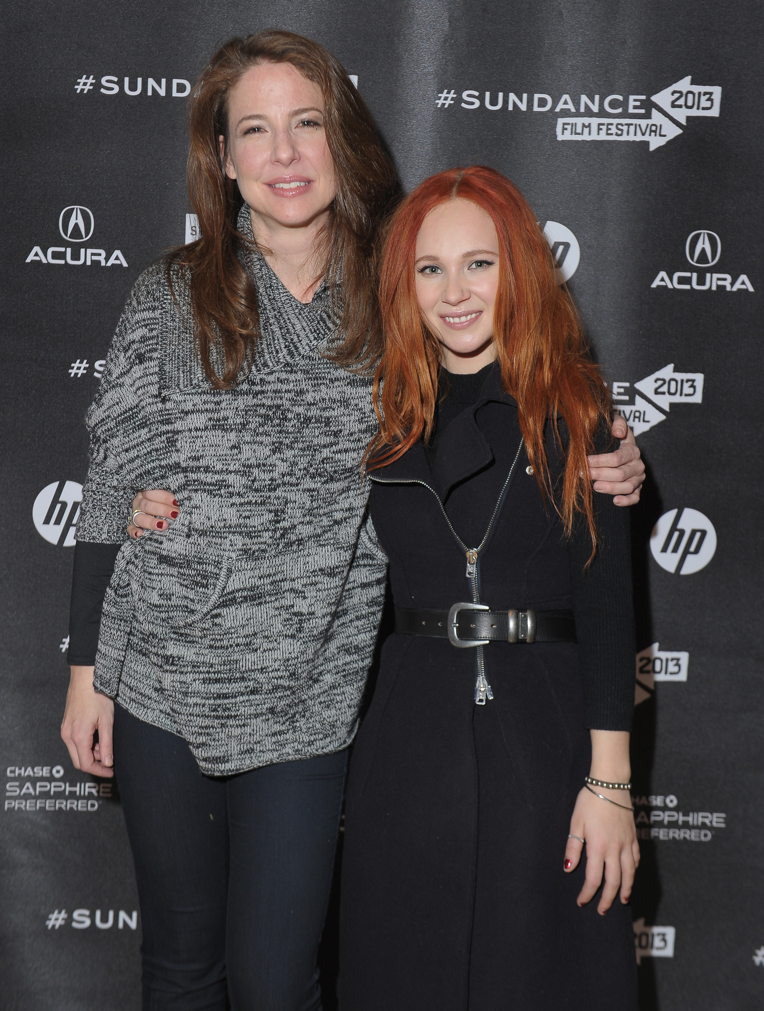 Robin Weigert and Juno Temple